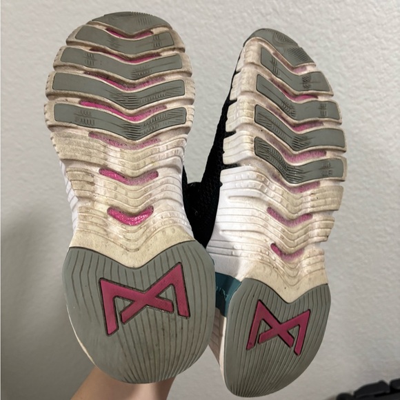 Nike black white and pink Metcon - Picture 9 of 9